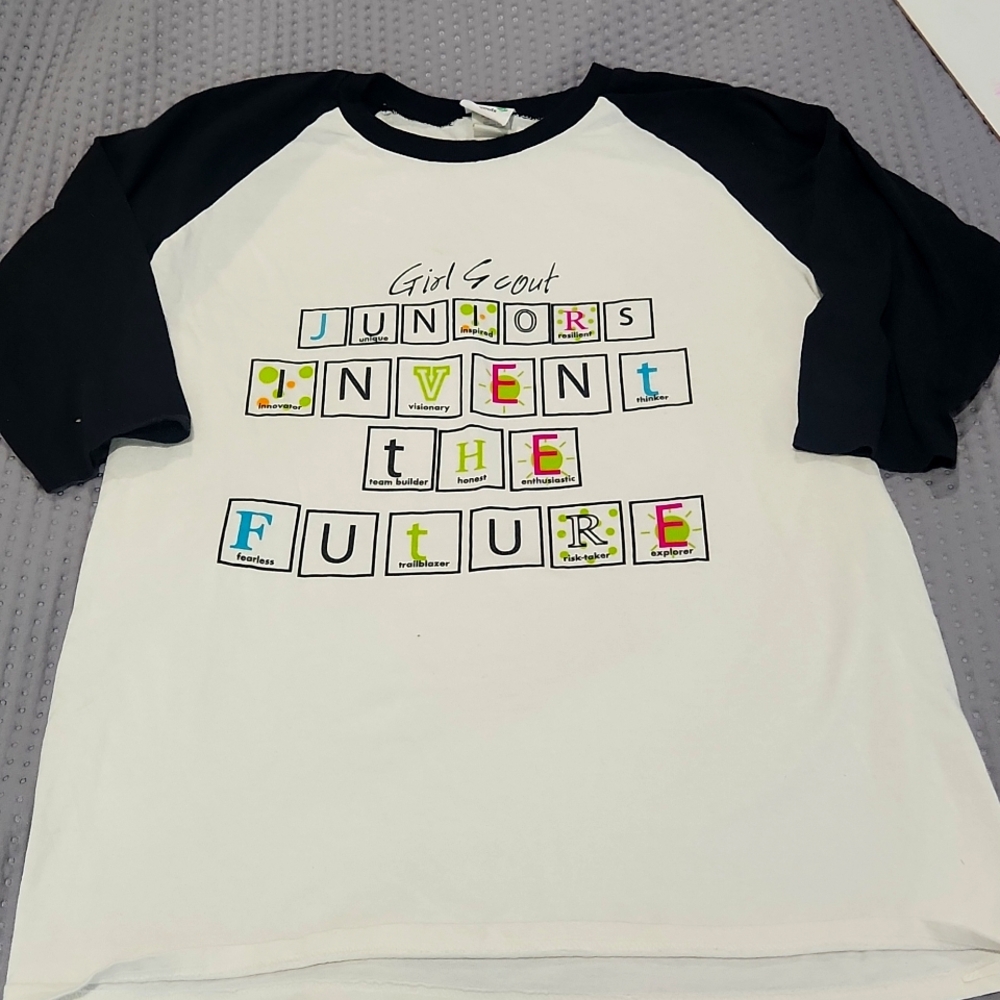 Girl Scout Juniors Size M T-SHIRT
